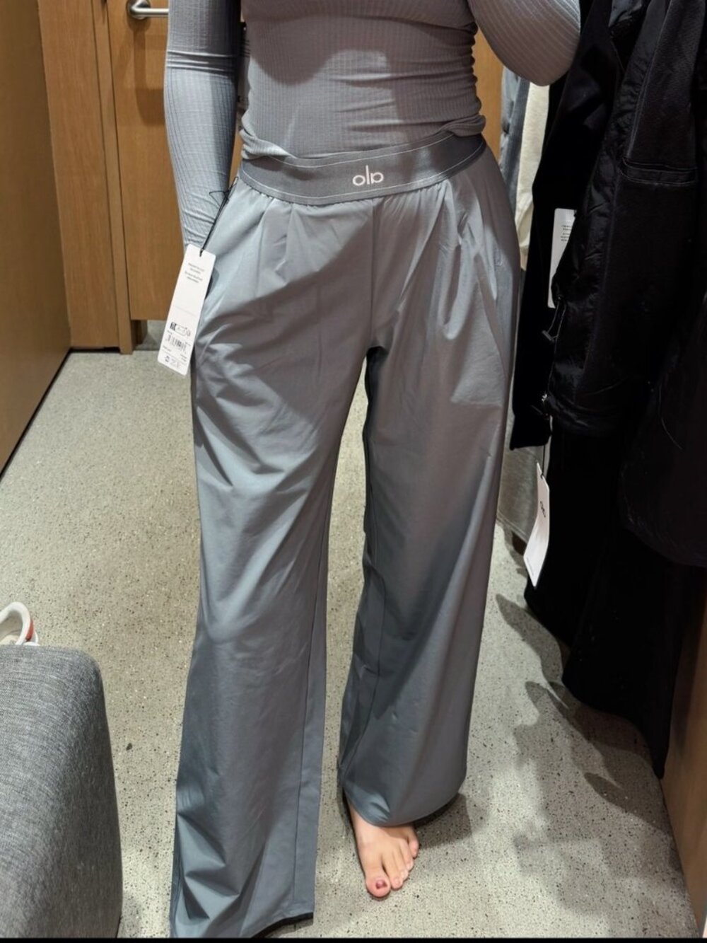 NWT ALO Yoga Suit Up Trouser Steel Grey🧏‍(Regular 30 inches)Wide Leg Athleisure